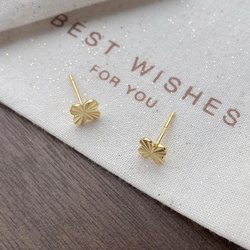 Sterling Silver Four-Leaf Clover Stud Earrings for Women – High-End Light Luxury Ear Jewelry