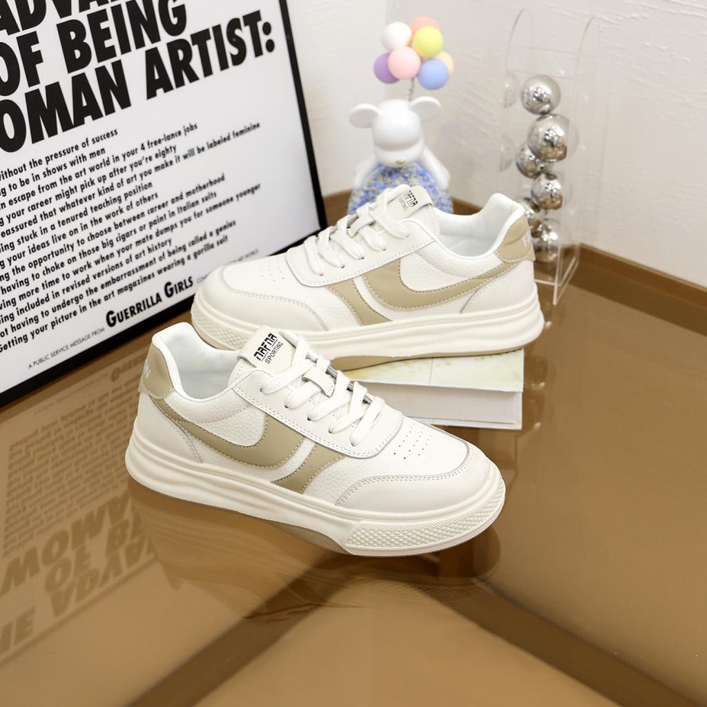 Little White Shoes Girls Versatile Spring and Autumn Flat Thick Soles 2025 Summer New Design Sense Burst Casual Dad Sports Shoes