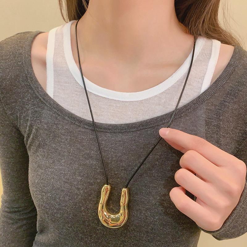 Punk Large High Polish U-Shape Horseshoe Pendant Necklace for Women Fashion Adjustable Black Leather Rope Necklace Party Jewelry