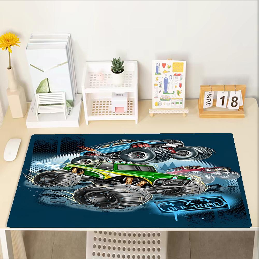 Tappetino Mouse Tema Camion, Base in Gomma Antiscivolo, Multifunzionale per Ufficio e Casa, Perfetto per la Personalizzazione dello Spazio di Lavoro.