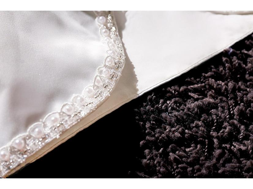 Mädchen Mittel/Groß Langärmliges Perlenbesetztes Prinzessinnen-Brautkleid mit Schal