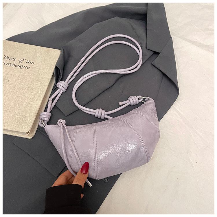 Niche croissant bag women's new popular fashion shoulder underarm bag versatile commuter messenger bag