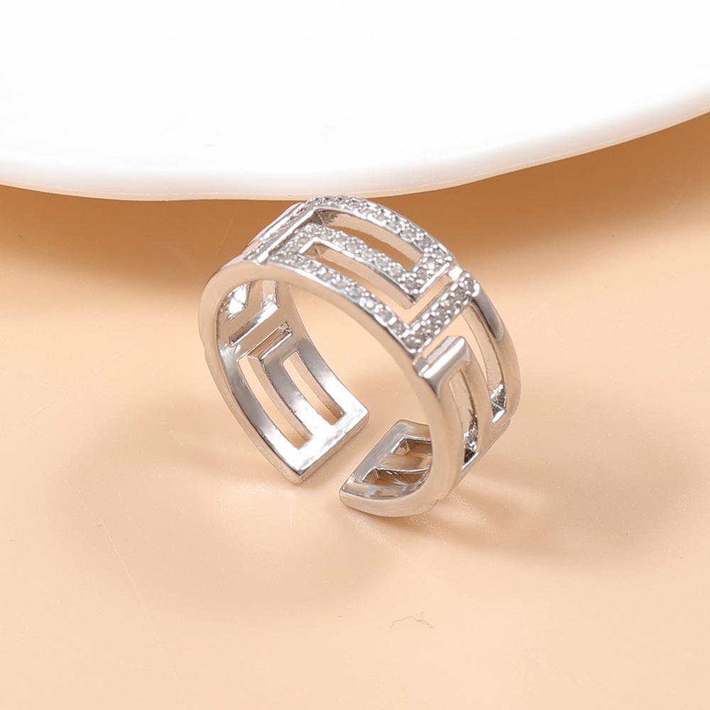 Anello Classico Europeo Intarsiato di Diamanti per Donna: Anello Dita alla Moda, di Alta Gamma, Versatile, Lusso Leggero