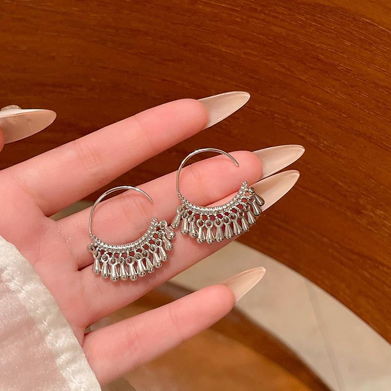 Elegant Teardrop Tassel Earrings: Versatile, Stylish, Retro Women's Accessories