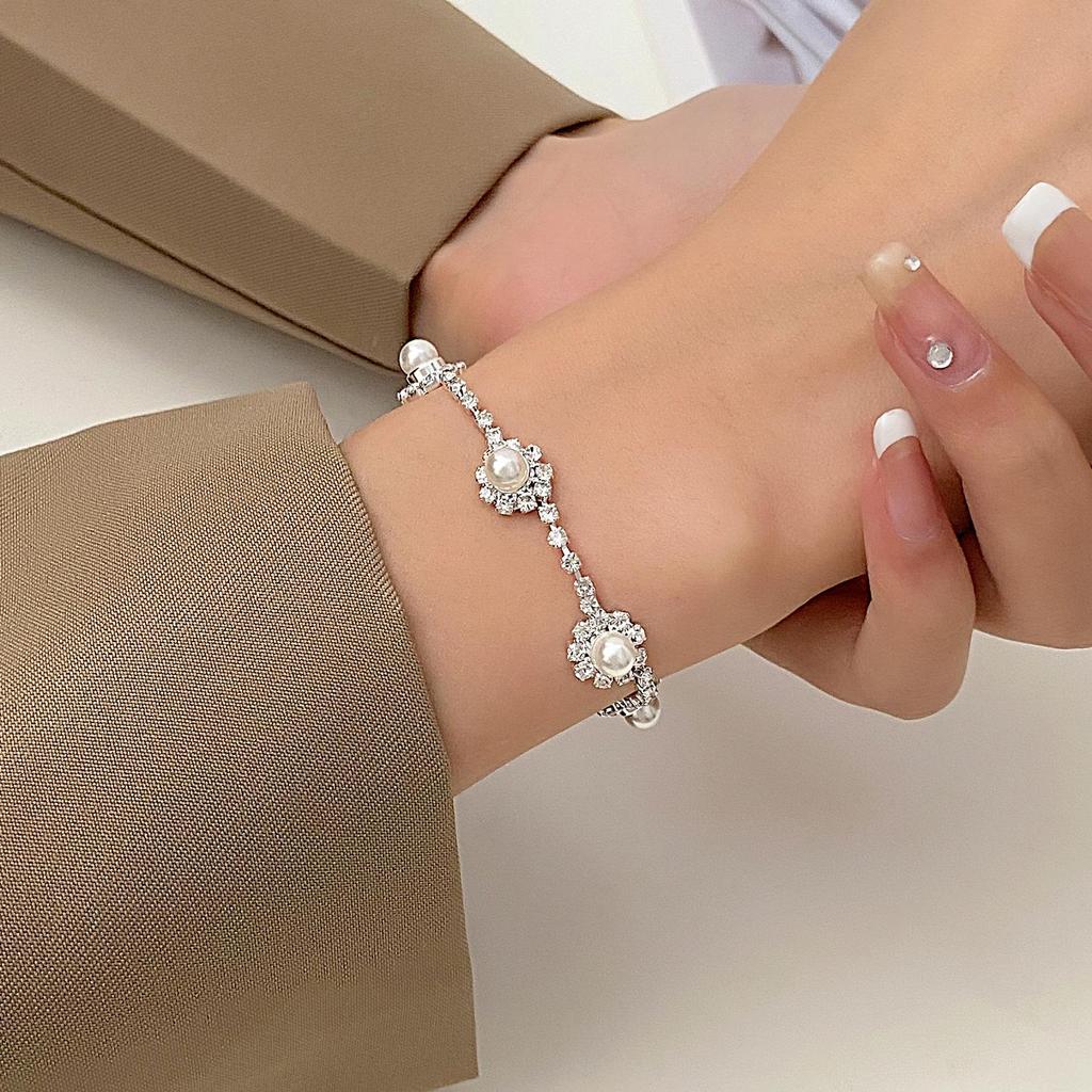 European-American Minimalist Rhinestone Claw Chain Bracelet: Versatile Full Diamond Design for Evening Wear