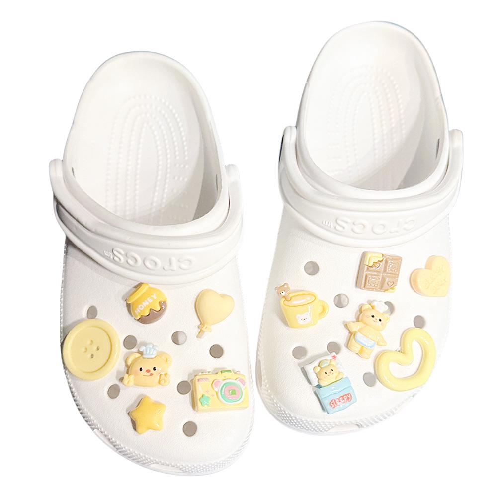 Yellow Bear Cartoon Resin Flower Clog Buckle Accessories