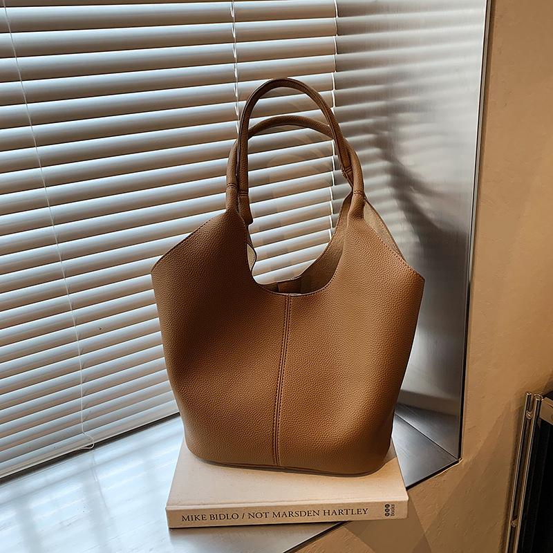 

Underarm Tote Bag for Women Fashi Versatile Soft Leather Commuting Handbags 2026 Large Capacity Single Shoulder Bags (30cm<Max Length<50cm) коричневый