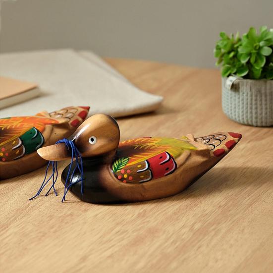 Yousheng 1 Pair Wedding Ducks Ornament, Hand-Painted Wooden Mandarin Duck Statues, Color Lasting Garden Bird Statue, Wooden Ducks Statues for Home
