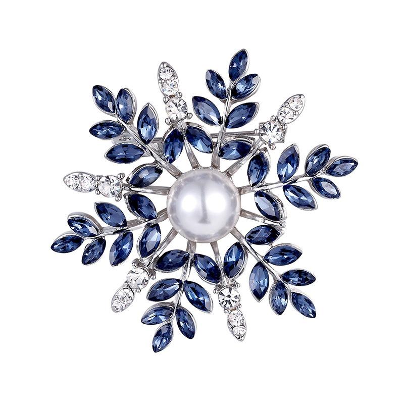 Simple Imitation Crystal Snowflake Brooch, Feminine Pearl Brooch with A Niche Design Sense