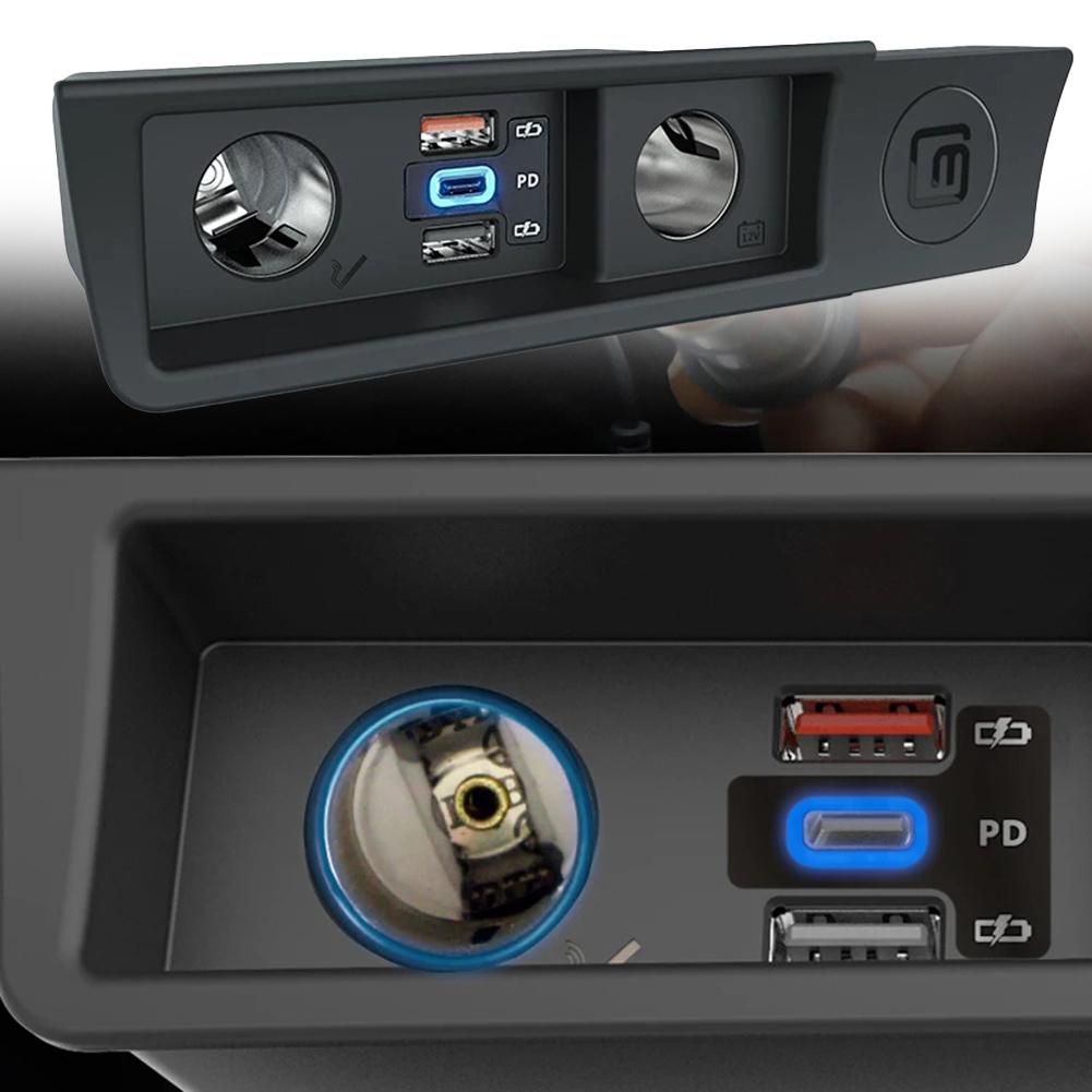 Car Charger Socket TYPE-C Port Charger In Car On The Road ABS Material 1 TYPE-C Port 2 Round Holes 2 USB Ports