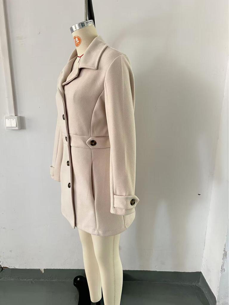 Mittellanger Wollmantel mit Revers und Knöpfen Herbst/Winter 2025