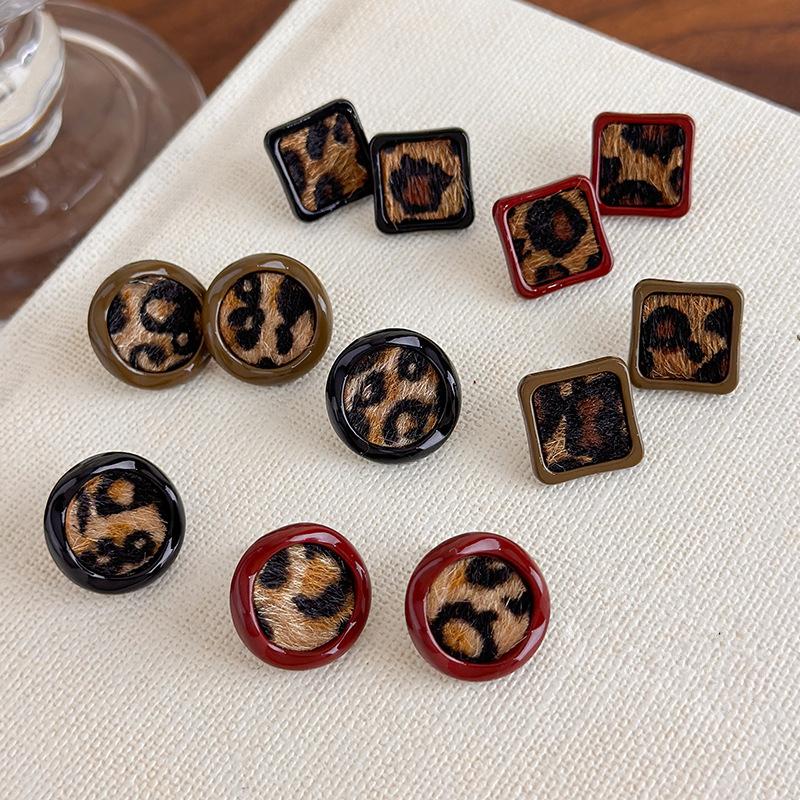 2025 Trendy Vintage Irregular Geometric Plush Leopard Print Stud Earrings For Women Party Trendy Autumn Winter Charm Accessories