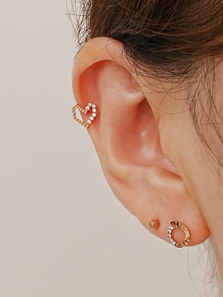 Minimalpiercing 14K Jackpot Round Cut Cubic Piercing Earrings