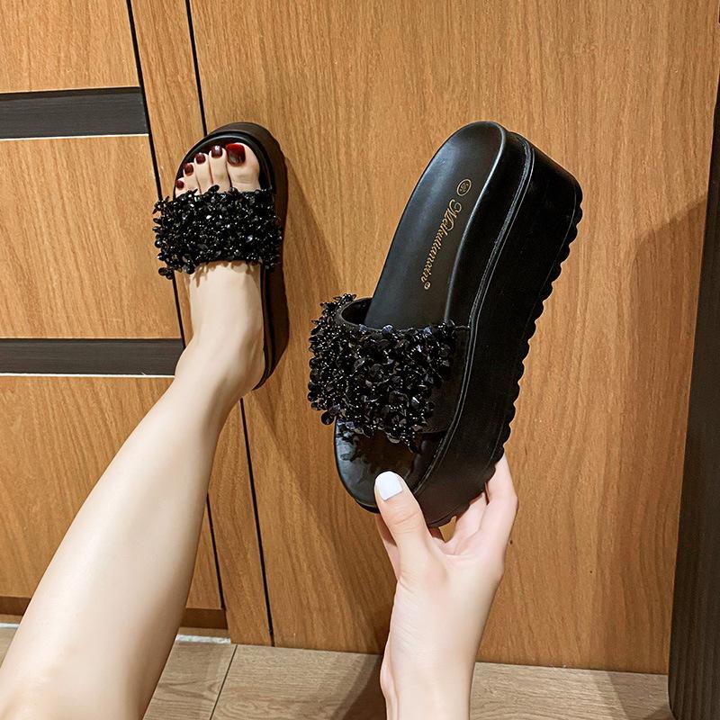 Muffin thick-soled summer women's outerwear one-word sandals non-slip soft-soled 2025 new open-toed beach women's slippers