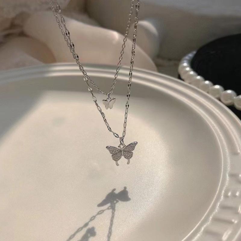 Fashionable Women's Necklace with Butterfly Pendant Stylish Double Layer Clavicle Chain Accessory for Fashionistas