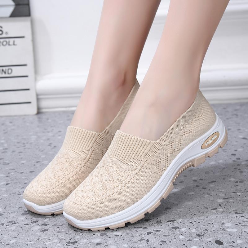 

Shoes women s versatile summer new fly-woven breathable non-smelly feet casual shoes soft-soled sports shoes mesh breathable 43