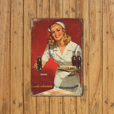 Metallschild im Vintage-Stil der 1950er Jahre: """Trinken - Mittagessen erfrischt" Eisenkunstwerk Dekorative Wandplakette für Restaurants, Cafés, Bars"""