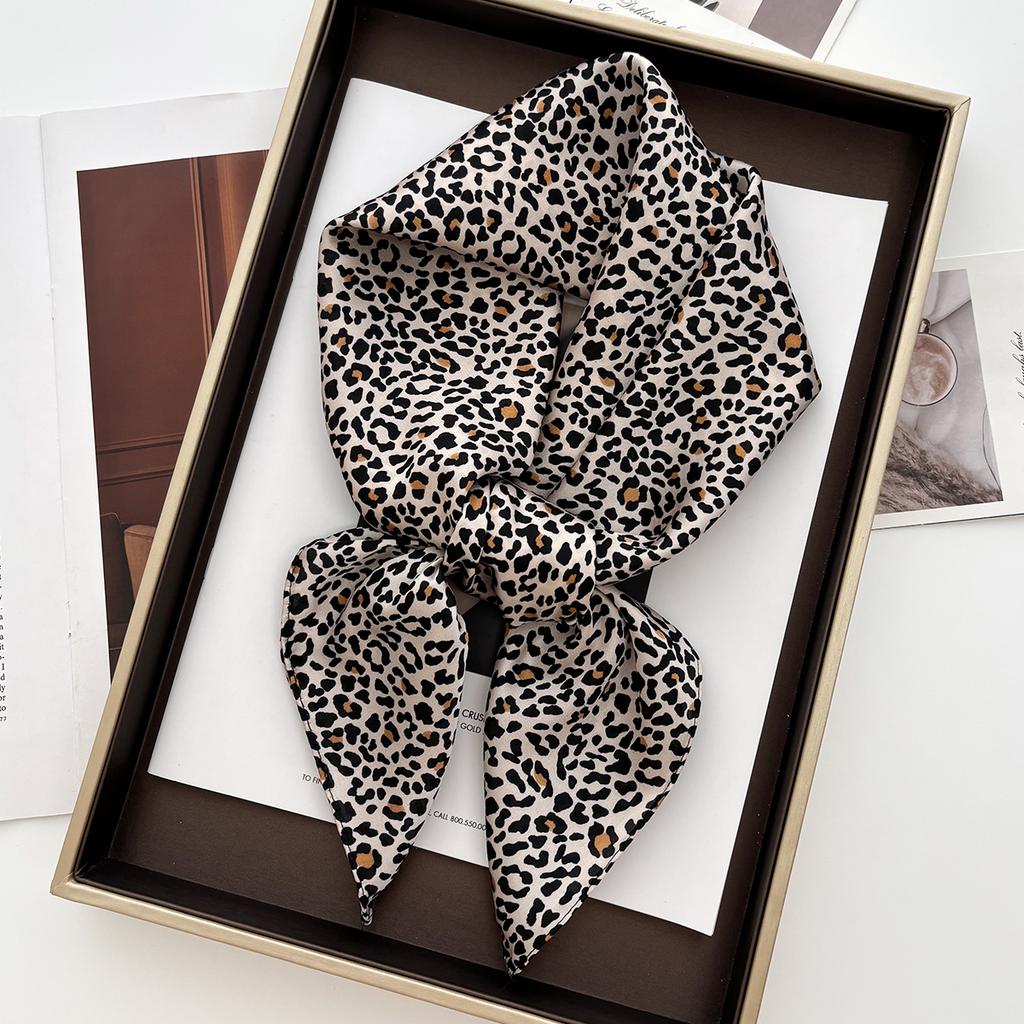 1pc Luxury Brand Leopard Print Bandana Square Scarf Women's Imitation Silk Scarf Casual Versatile Decoration Small Neck Scarf