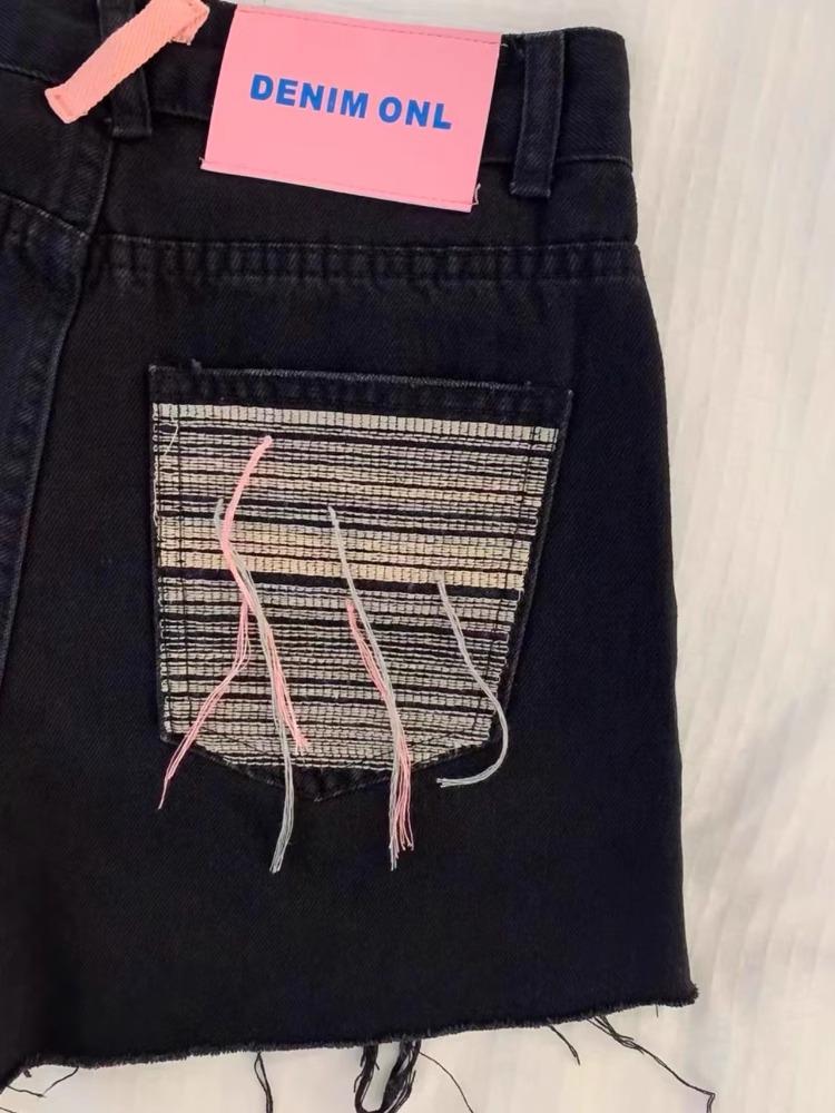 High-Waisted Vintage Ripped Black Denim Shorts - Women's 2025 Wide-Leg Summer Collection.