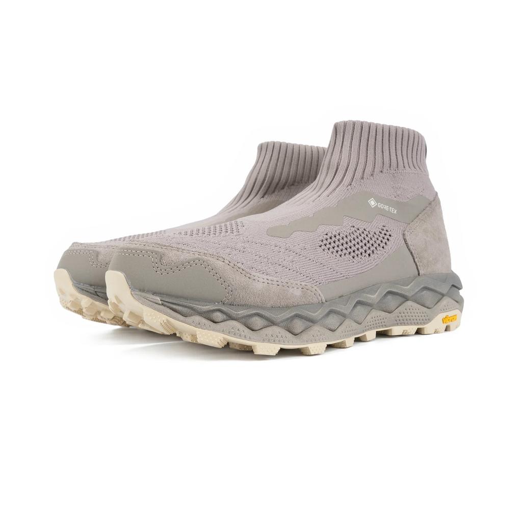 D1GD261501 nonnative Mizuno Wave Mujin LS Mid GORE-TEX"Light Grey (Men's)
