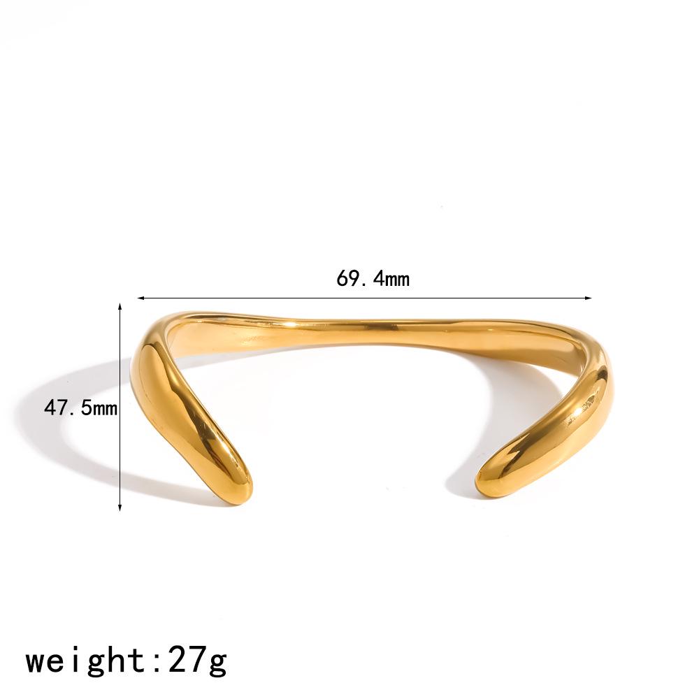 Niche Irregular Titanium Steel Bracelet in Smooth 18k Gold - Fashionable High-End Accessory