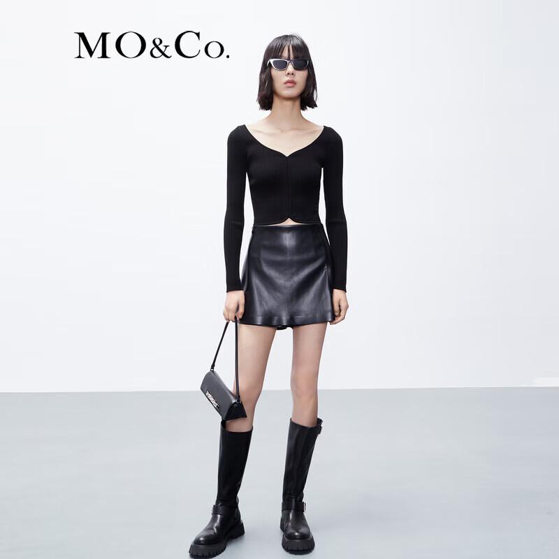 MO&Co. Autumn Slim-Fit Sweetheart V-Neck Knit Top