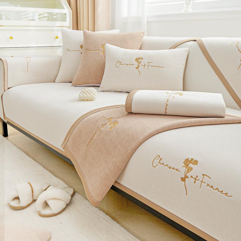 Подушка для дивана с вышивкой из синели — фото 7