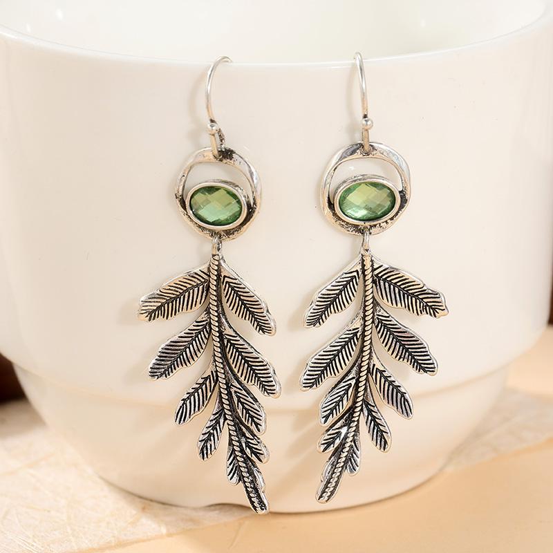 Elegant Inlay Green Stone Drop Earrings Delicate Silver Color Alloy Metal Leaf Shape Engraved Dangle Earrings Women Jewelry Gift