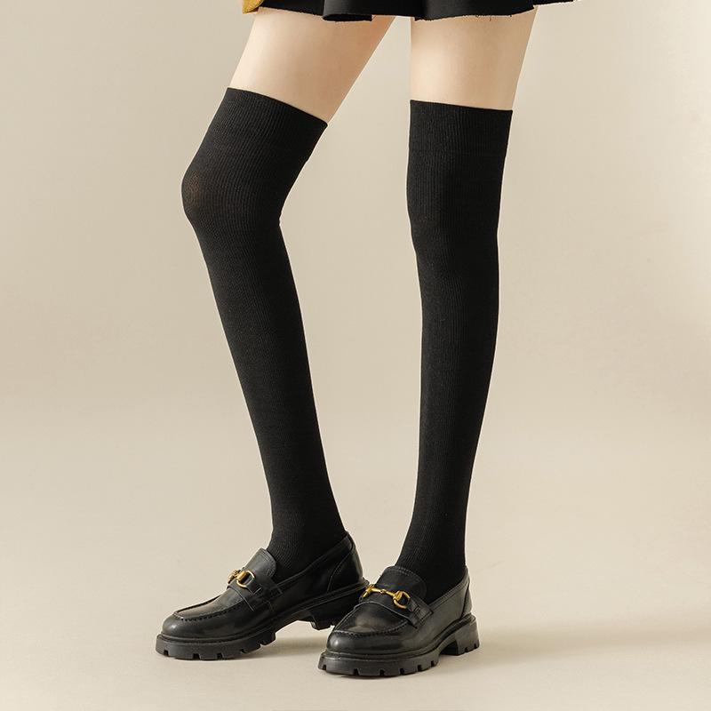 Simple, Comfortable and Soft Black Long Socks, Comfortable and Warm Knee-high Socks for Autumn and Winter