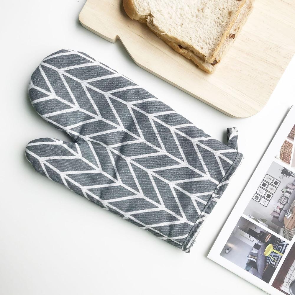 Nordic Wind Microwave Oven Insulated Gloves Hot Gloves High Temperature Resistant Kitchen Cotton Linen Baking
