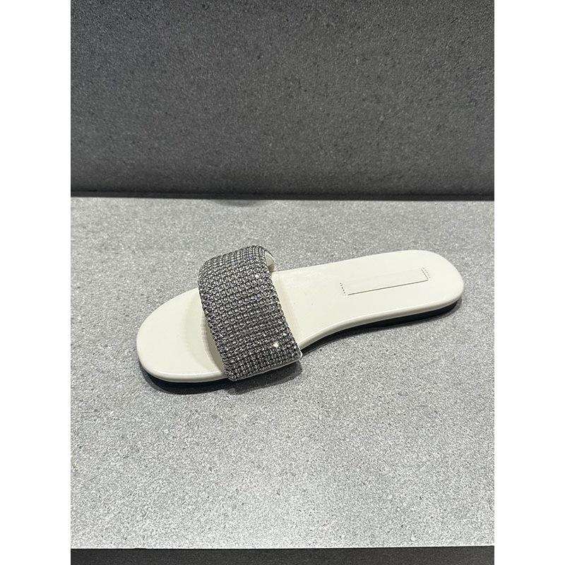 Xiao C has the same high-end purple rhinestone cool slippers for women's summer wear 2025 new versatile French flat slippers