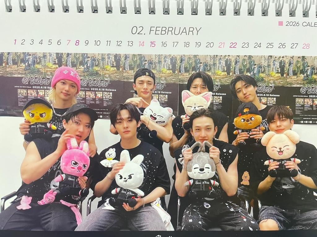 SKZ Merchandise: 2026-2027 Two-Year Desk Calendar (SKZ) [Parallel Import]