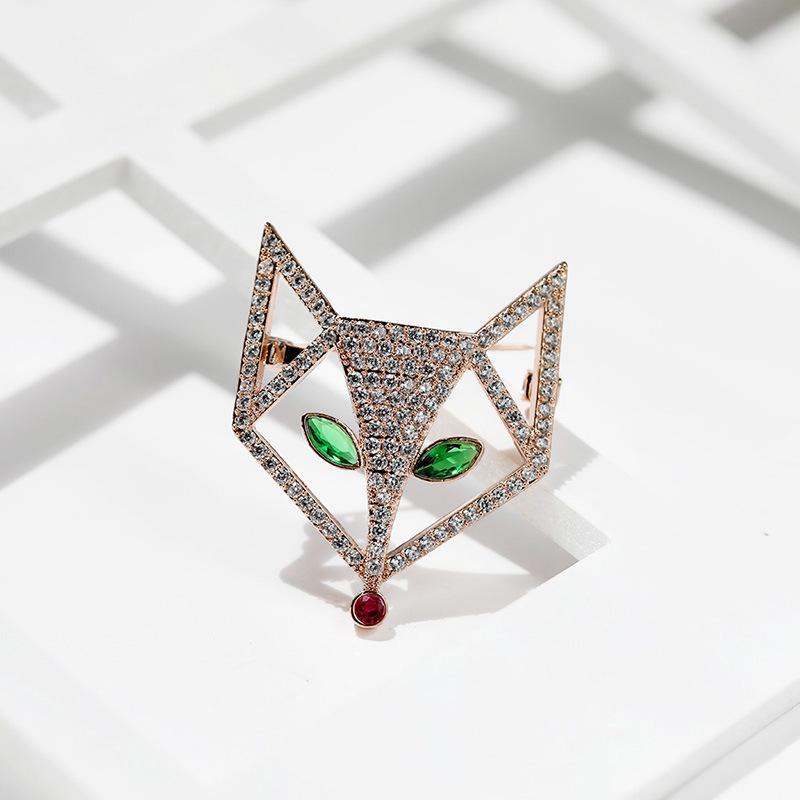 Zirconia Fox Mask Brooch: Luxury, Versatile, Elegant High-End Cardigan Pin Accessory.