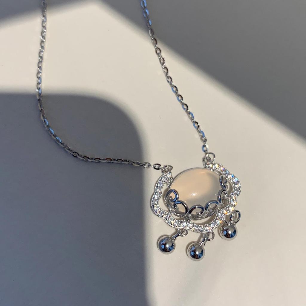 Guochao Ruyi Pendant Necklace: Women's Retro Ethnic Longevity Lock Collarbone Chain - Elegant Artistic Sweater Chain Trendy Design