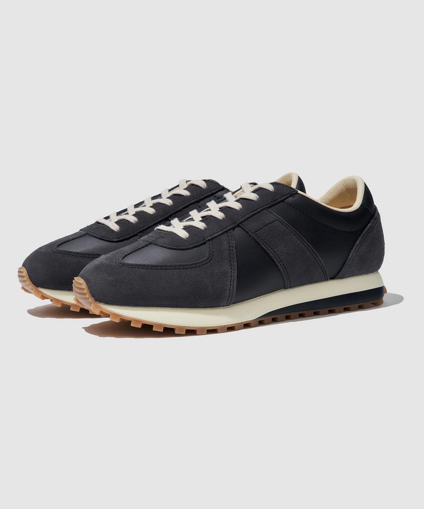 Daonato German Military Runner (Black)