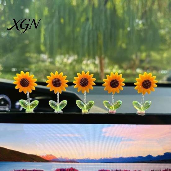 Interior Aesthetic Accessories 5Pcs Wobble Sunflower Car Dashboard Decor, Resin Spring Flower Ornament Cute Office Desk Decorations with Non