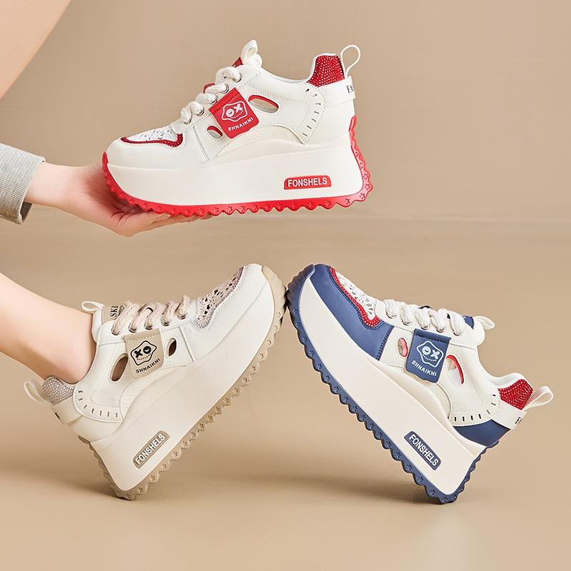 A casual sports shoe women's spring new hollow breathable shoes