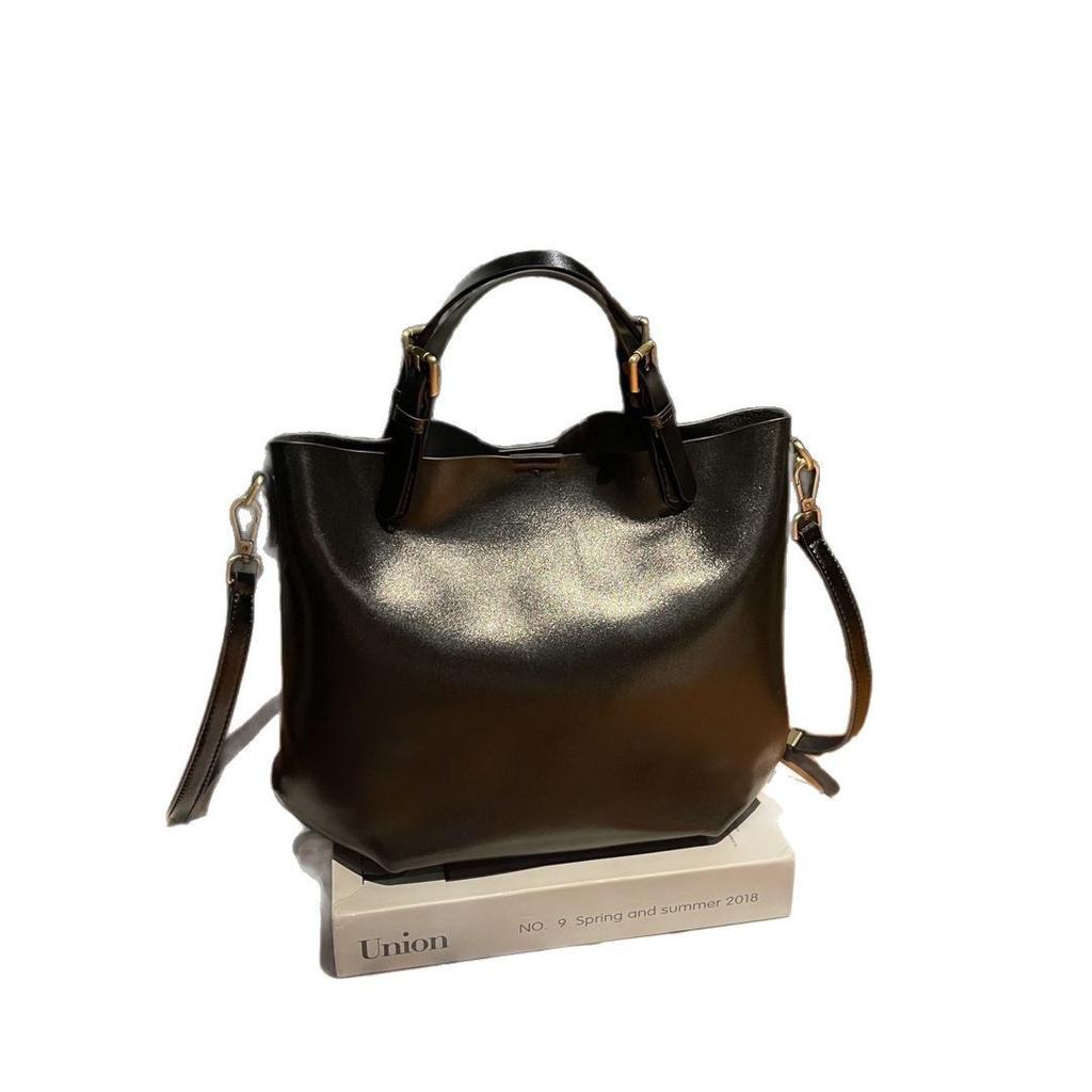 New Large Capacity Head Layer Leather Women's Bag Water Bucket Bag
