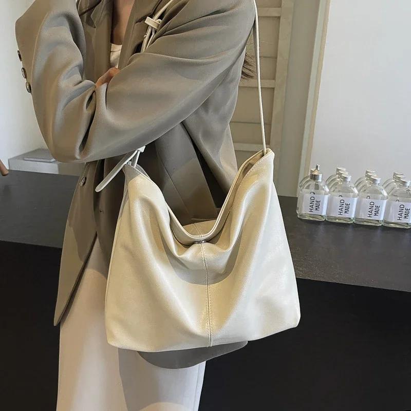 Monochromatic PU Shoulder Bag for Women  Simple  Large Capacity  Crossbody  Elegant  Casual and Concise  Elegant and New