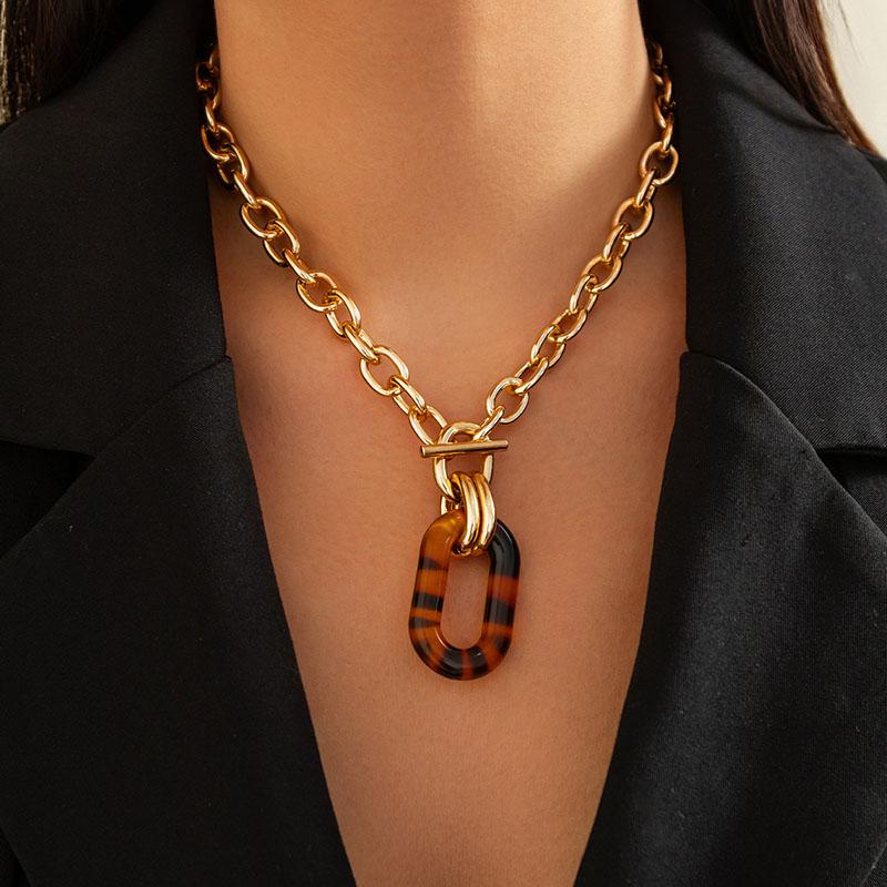 Oval Shaped Metal Necklace New Pendant Women Multiple Layered Thick Chains Fashionable Elegant Necklace Accessories Jewelry