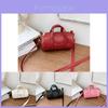 Stilvolle Mini-Retro-Kinderhandtasche mit weicher Lederstruktur, ideal für Kinder