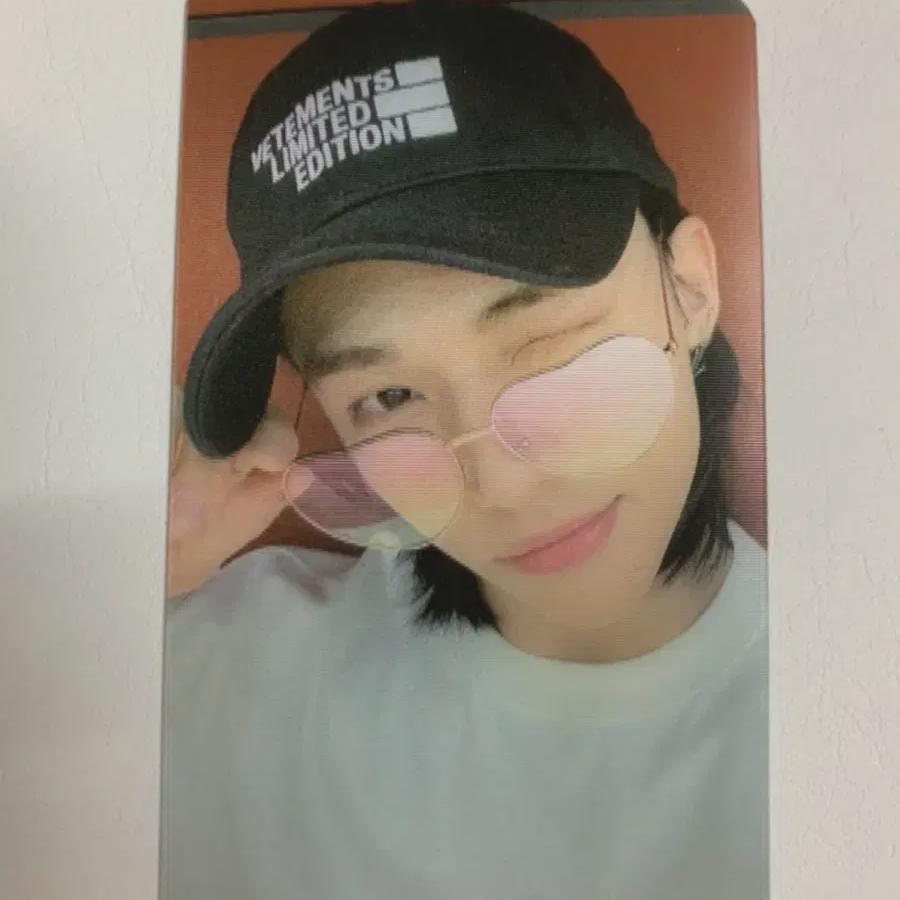 

Hyunjin Sming Сертифицированный Poching Foca Straykids Фотокарточка