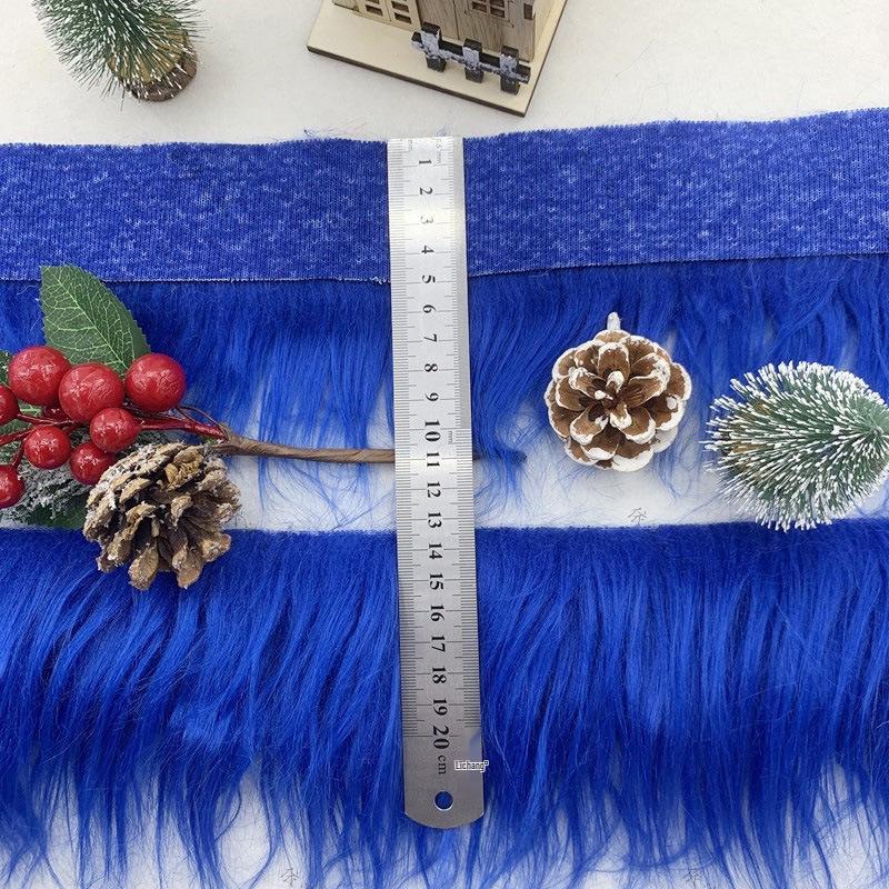 Handmade Faux Fur Trim Christmas Tree Skirt & Fluffy DIY Wreath Craft for Children