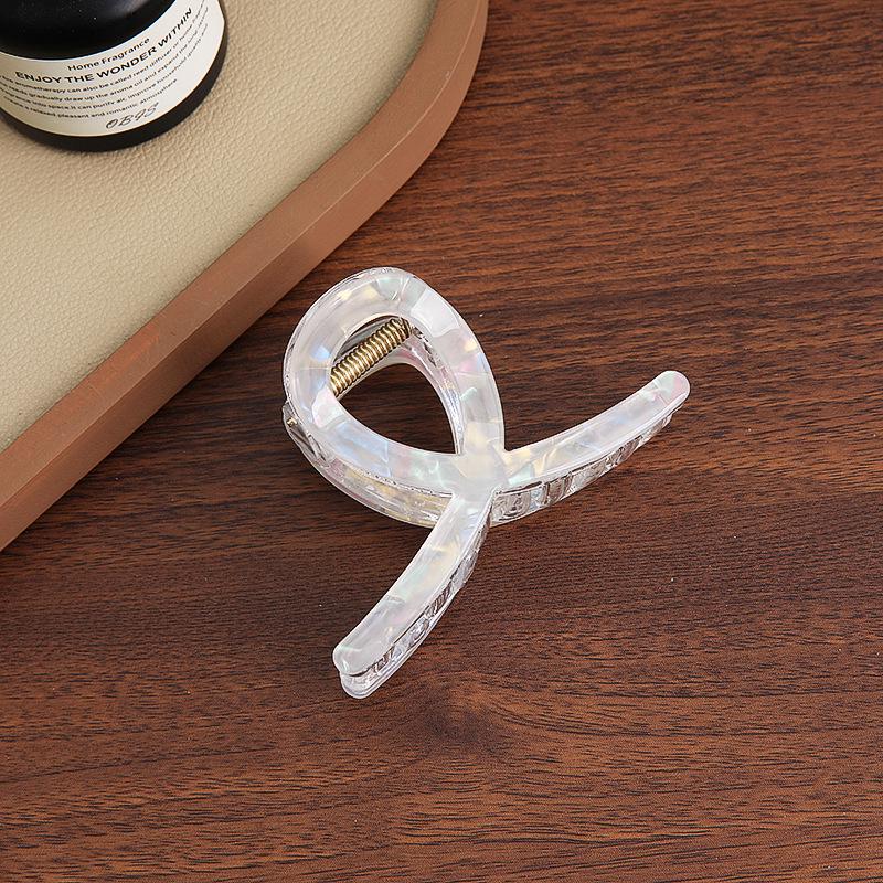 Minimalist Mother-of-Pearl Mermaid Hair Clip: Elegant Ponytail and Shark Clip Accessory