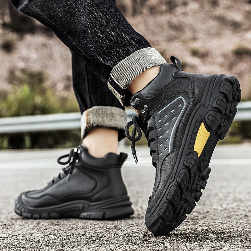 Fashion Antiskid Men Walking Boots Plush Snow Hiking Shoes Genuine Leather Ankle Boots Leisure Walk Sneakers Soft Man Motorcycle Boots