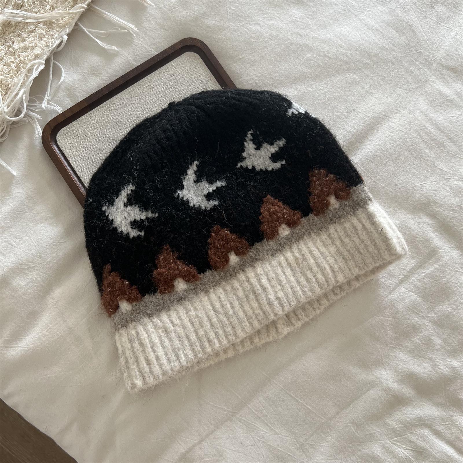 

Корейская нишевая новая ретро жаккардовая вязаная шапка женская осенне-зимняя теплая защита ушей шерстяная шапка от холода M（56-58cm）