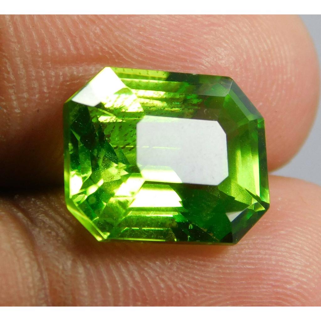 NATURAL 9.00 CT Emerald Cut Faceted   Amazing Gemstone Green PERIDOT