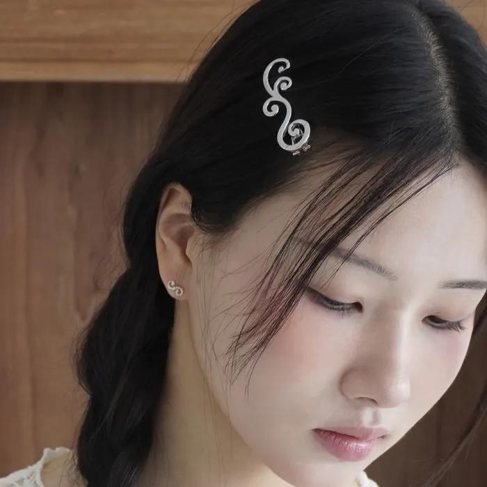 S scroll hair pin