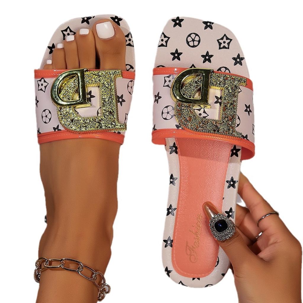 Nouvelles Pantoufles Femme à la Mode Bout Carré Chaîne Sandales Plates Plage Pantoufles Mitre Décor Métallique Chaussures Décontractées