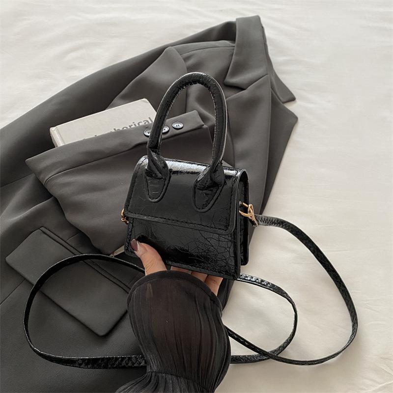 

Stylish and simple new foreign style personalized retro casual matching shoulder bag mini portable small square bag